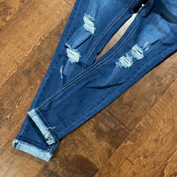 Stretchy ankle crop destroyed jeans - Picture 5 of 6